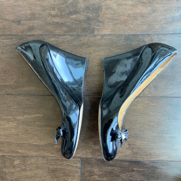 KATE SPADE Wedge Patent Leather Shoes. Size 6.5. - Picture 4 of 7